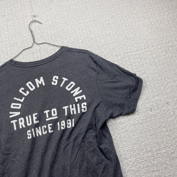 Y2K Volcom Men's Shirt Size M Grey Short Sleeve Crew Neck Skater Graphic Tee - Picture 3 of 10